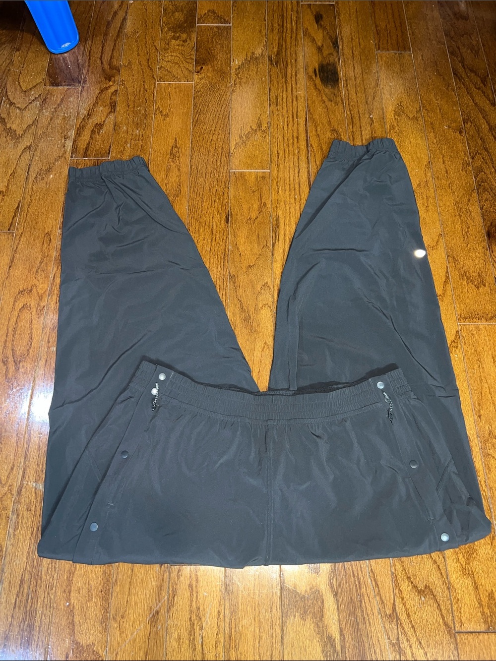 176. Lululemon size 14 Tear Away Mid Rise Track Pant Gray 14 - Picture 11 of 13